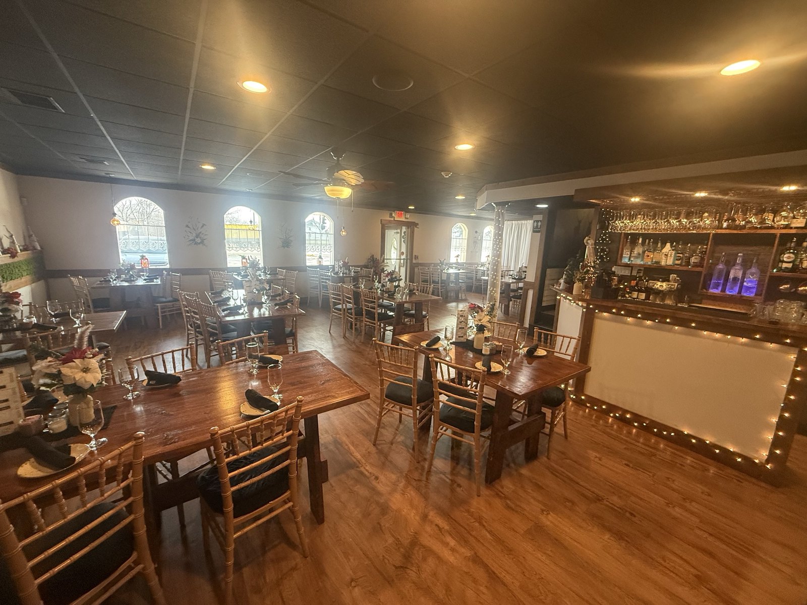 Nad Tatrami dining room and full bar in Monee, Illinois